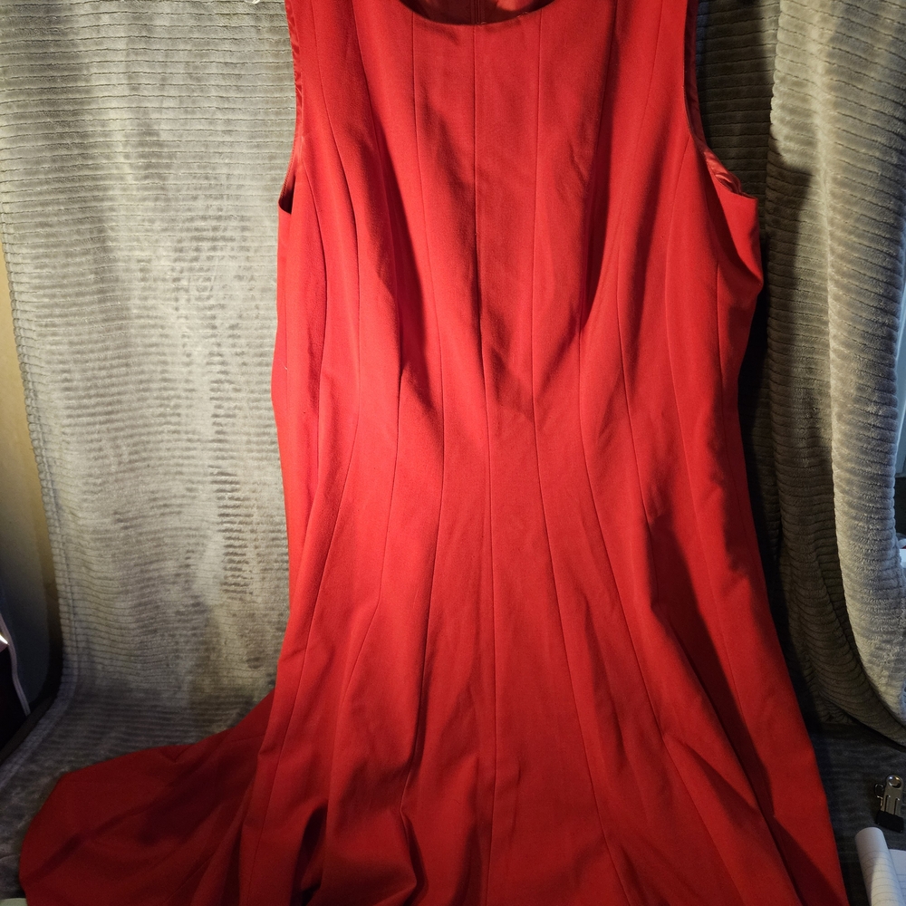 Elegant Red Sleeveless Dress